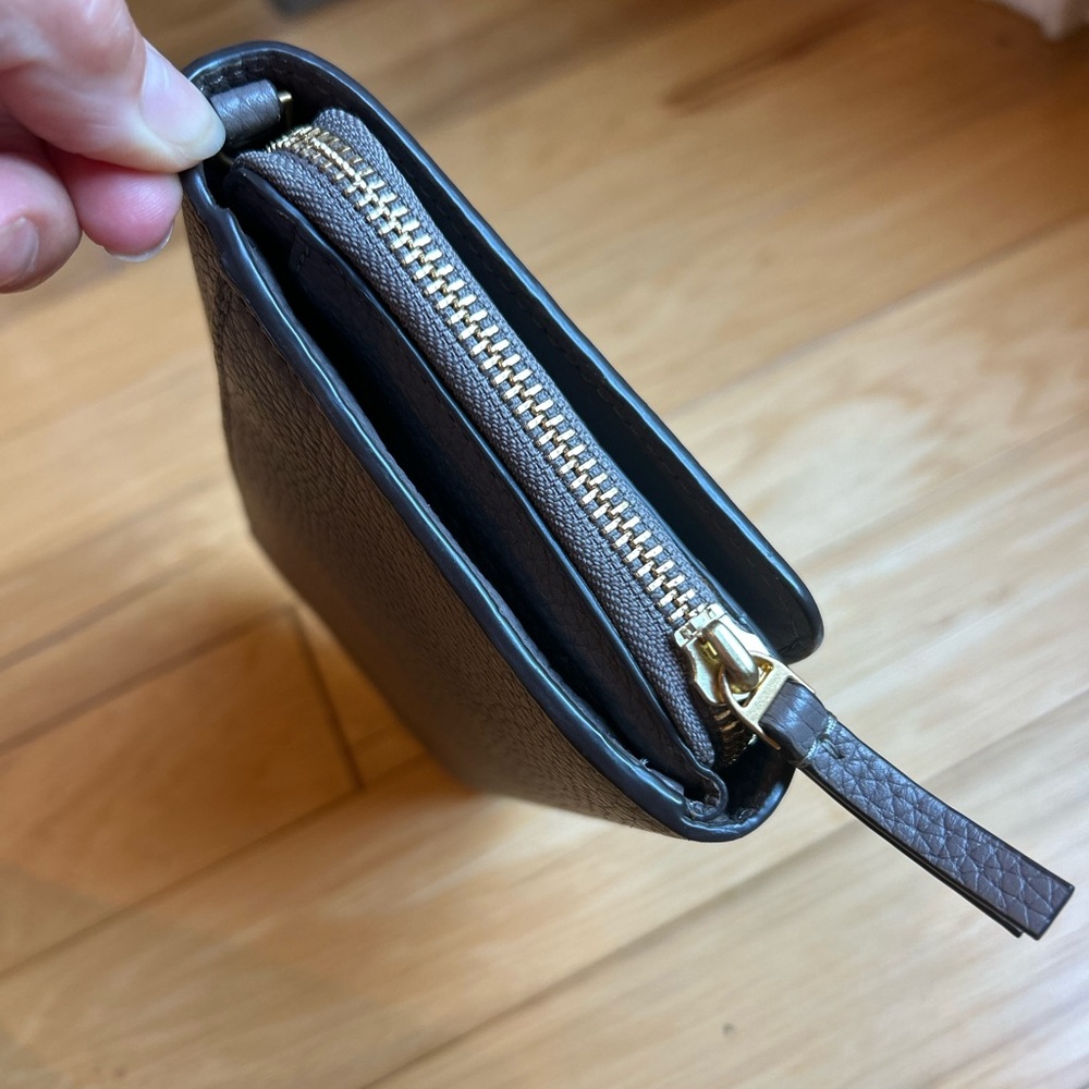 Tory Burch Leather McGraw Flat Wallet Crossbody Clutch - Picture 14 of 15